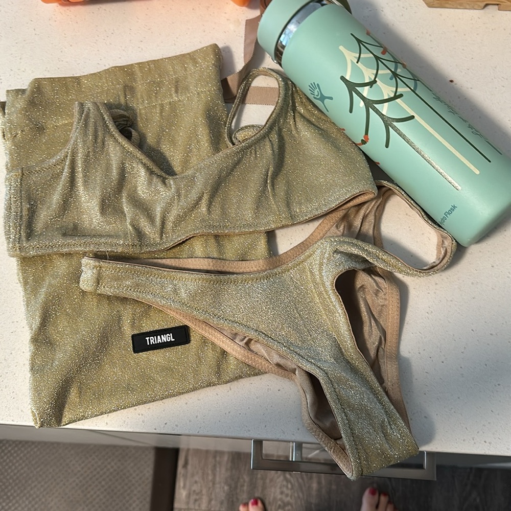 Triangle glitter swim